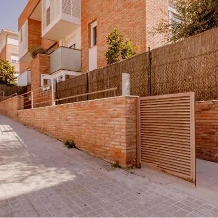Bonito Duplex Con Piscina En Barcelona&playa